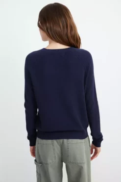 Velvet By Graham & Spencer FINLEY CREW NECK SWEATER Womens 8 Velvet By Graham & Spencer FINLEY CREW NECK SWEATER Womens