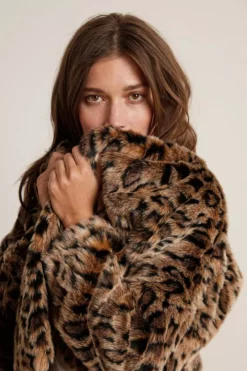 Velvet By Graham & Spencer Womens ANNE LUX FAUX FUR JACKET