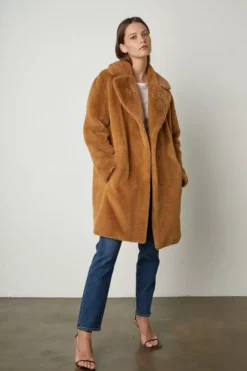 Velvet By Graham & Spencer Womens EVALYN LUX FAUX FUR COAT