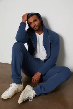 Velvet By Graham & Spencer Mens CROSBY LUXE FLEECE JOGGER 26 Velvet By Graham & Spencer Mens CROSBY LUXE FLEECE JOGGER