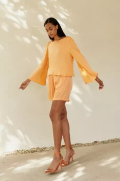 Velvet By Graham & Spencer Womens MAE BELL SLEEVE BLOUSE