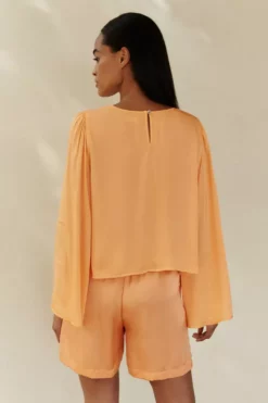 Velvet By Graham & Spencer Womens MAE BELL SLEEVE BLOUSE