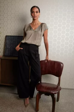 Velvet By Graham & Spencer ODETTE CAP SLEEVE BLOUSE