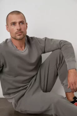 Velvet By Graham & Spencer Mens MATTS OMBRE FLEECE SWEATSHIRT