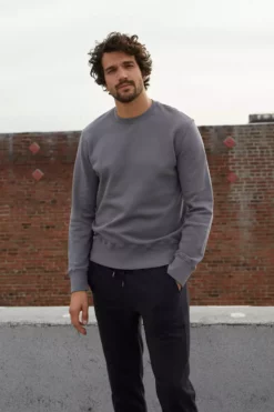 Velvet By Graham & Spencer ROMAN CREW NECK SWEATSHIRT Mens