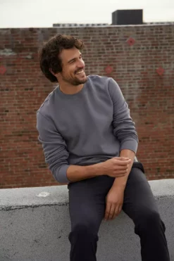 Velvet By Graham & Spencer ROMAN CREW NECK SWEATSHIRT Mens