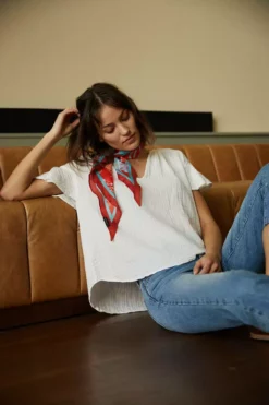 Velvet By Graham & Spencer Womens DIAMOND SHAPE SILK SCARF