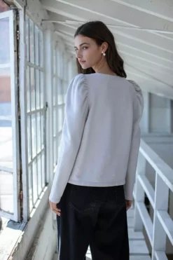 Velvet By Graham & Spencer Womens PEGGY PUFF SLEEVE SWEATSHIRT