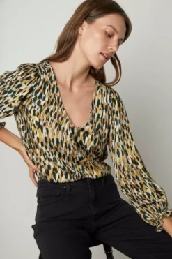 Velvet By Graham & Spencer Womens HADLEE PRINTED BLOUSE
