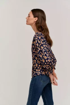Velvet By Graham & Spencer KACY PRINTED BLOUSE