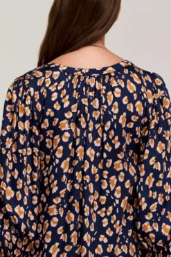 Velvet By Graham & Spencer KACY PRINTED BLOUSE 9 Velvet By Graham & Spencer KACY PRINTED BLOUSE