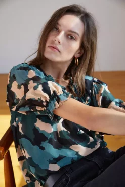 Velvet By Graham & Spencer ULI 3/4 SLEEVE BLOUSE Womens 11 Velvet By Graham & Spencer ULI 3/4 SLEEVE BLOUSE Womens