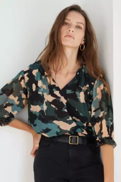 Velvet By Graham & Spencer ULI 3/4 SLEEVE BLOUSE Womens 8 Velvet By Graham & Spencer ULI 3/4 SLEEVE BLOUSE Womens