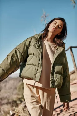 Velvet By Graham & Spencer PRIYA PUFF SLEEVE SWEATSHIRT Womens