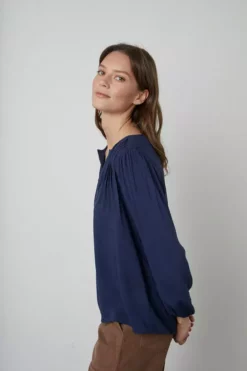 Velvet By Graham & Spencer ELIZA HALF PLACKET BLOUSE