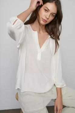 Velvet By Graham & Spencer ELIZA HALF PLACKET BLOUSE