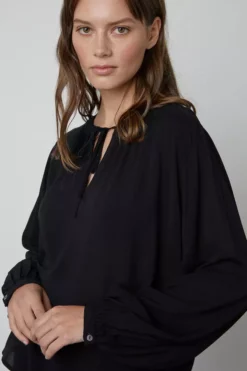 Velvet By Graham & Spencer SLOANE FRONT TIE BLOUSE