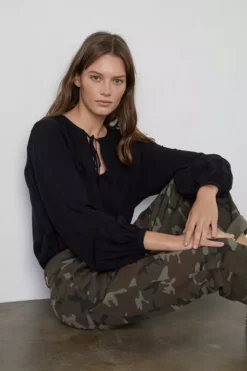 Velvet By Graham & Spencer SLOANE FRONT TIE BLOUSE