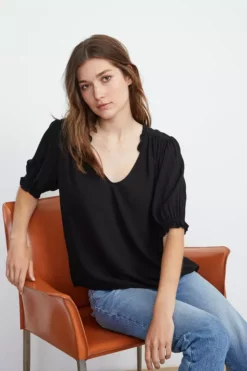 Velvet By Graham & Spencer Womens TRIXIE RUFFLED BLOUSE