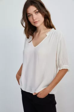 Velvet By Graham & Spencer Womens TRIXIE RUFFLED BLOUSE