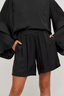 Velvet By Graham & Spencer ADINA HIGH RISE SHORTS Womens