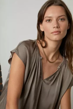 Velvet By Graham & Spencer ODETTE CAP SLEEVE BLOUSE