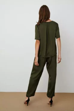 Velvet By Graham & Spencer HILLARY SATIN VISCOSE PLEATED PANT