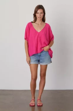 Velvet By Graham & Spencer ALINN BOXY V-NECK TOP