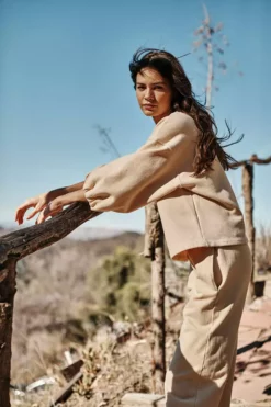 Velvet By Graham & Spencer PRIYA PUFF SLEEVE SWEATSHIRT Womens