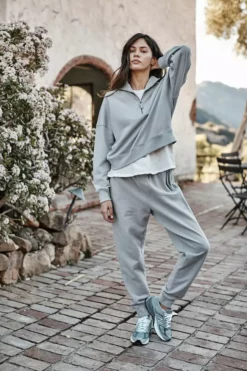 Velvet By Graham & Spencer Womens KYLE FLEECE JOGGER