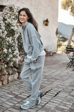 Velvet By Graham & Spencer Womens KYLE FLEECE JOGGER