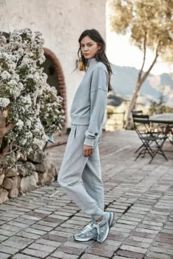 Velvet By Graham & Spencer Womens KYLE FLEECE JOGGER