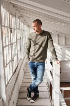 Velvet By Graham & Spencer BIRCH CASHMERE SWEATER Mens