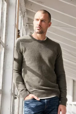 Velvet By Graham & Spencer BIRCH CASHMERE SWEATER Mens