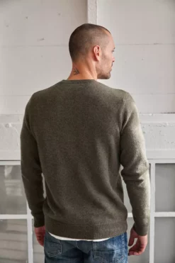 Velvet By Graham & Spencer BIRCH CASHMERE SWEATER Mens