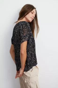 Velvet By Graham & Spencer Womens TRACIA SCOOP NECK PRINTED BLOUSE 19 Velvet By Graham & Spencer Womens TRACIA SCOOP NECK PRINTED BLOUSE