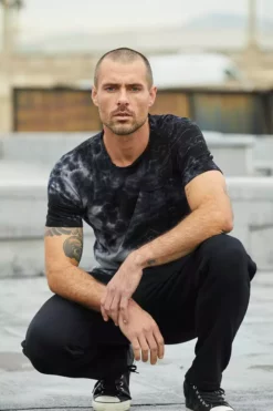 Velvet By Graham & Spencer OTTIS TIE DYE TEE Mens