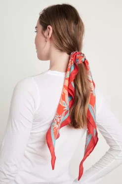 Velvet By Graham & Spencer Womens DIAMOND SHAPE SILK SCARF