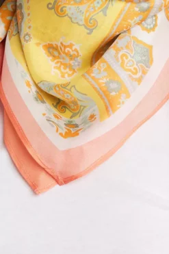 Velvet By Graham & Spencer Womens DIAMOND SHAPE SILK SCARF