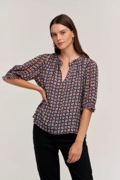 Velvet By Graham & Spencer CADENCE PRINTED BLOUSE