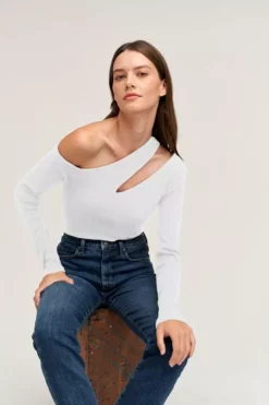 Velvet By Graham & Spencer Womens ROSALINA CUT OUT TOP