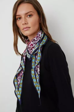 Velvet By Graham & Spencer Womens DIAMOND SHAPE SILK SCARF