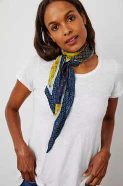 Velvet By Graham & Spencer Womens DIAMOND SHAPE SILK SCARF