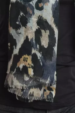 Velvet By Graham & Spencer Womens PRINTED SILK BLEND SCARF BY VISMAYA