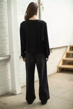 Velvet By Graham & Spencer VISTA CREW NECK TOP Womens