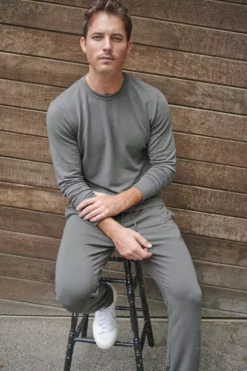 Velvet By Graham & Spencer Mens SOREN LUXE FLEECE PULLOVER