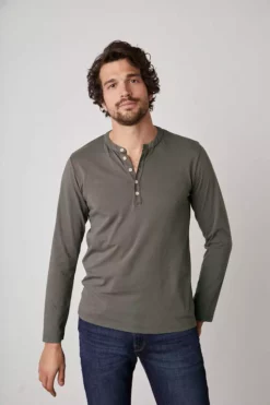 Velvet By Graham & Spencer ALVARO COTTON JERSEY HENLEY Mens