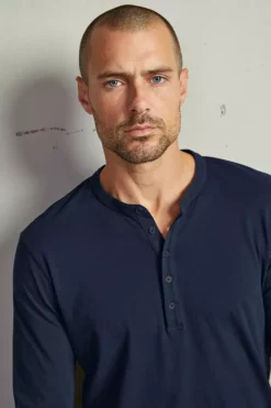 Velvet By Graham & Spencer Mens ALVARO COTTON JERSEY HENLEY