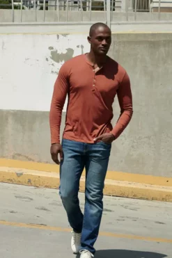 Velvet By Graham & Spencer ALVARO COTTON JERSEY HENLEY Mens