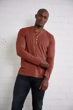 Velvet By Graham & Spencer ALVARO COTTON JERSEY HENLEY Mens